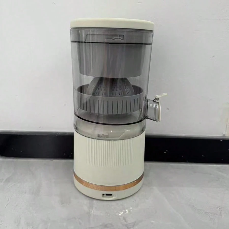 Portable USB Charging Mini Juicer, Fast Squeezer for Orange, Lemon & Grapefruit