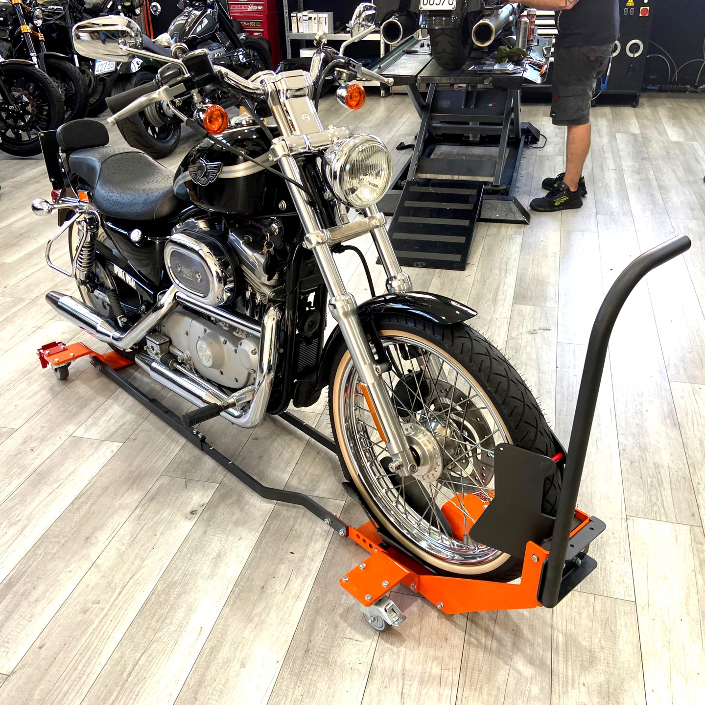 🔧 Heavy-Duty Movable Motorcycle Stand: 360° Maneuverable Wheel Chock for Secure Parking, Transport & Storage – Universal Fit ✨