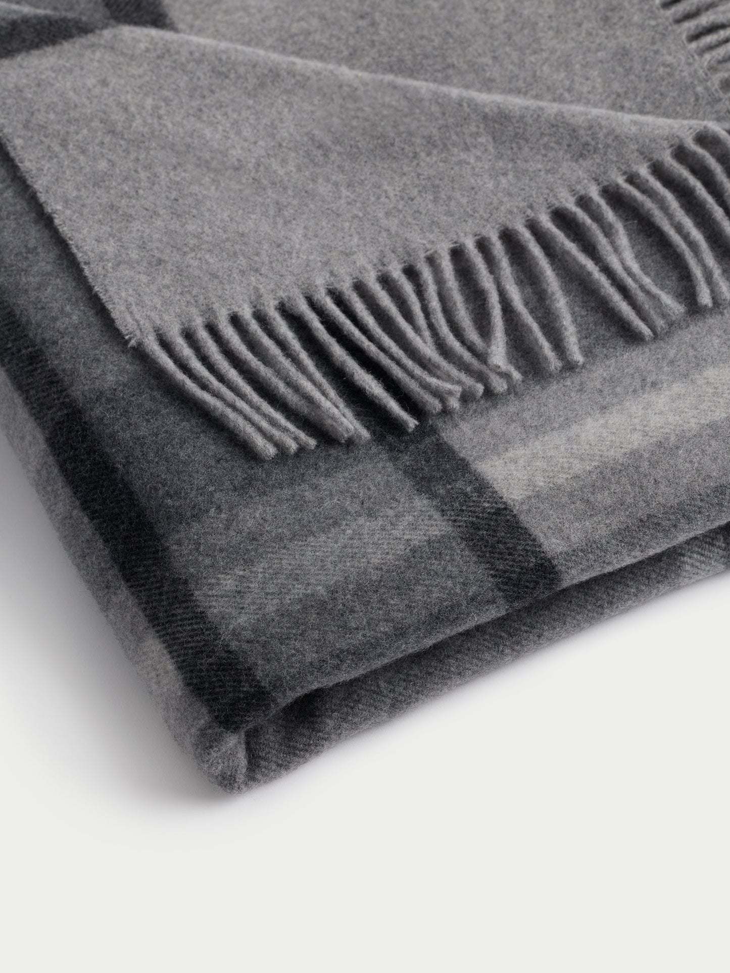 Lucca Throw - Last Chance