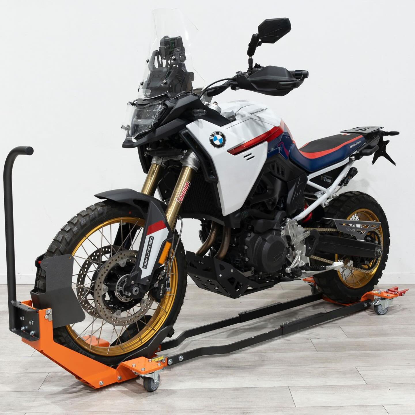 🔧 Heavy-Duty Movable Motorcycle Stand: 360° Maneuverable Wheel Chock for Secure Parking, Transport & Storage – Universal Fit ✨
