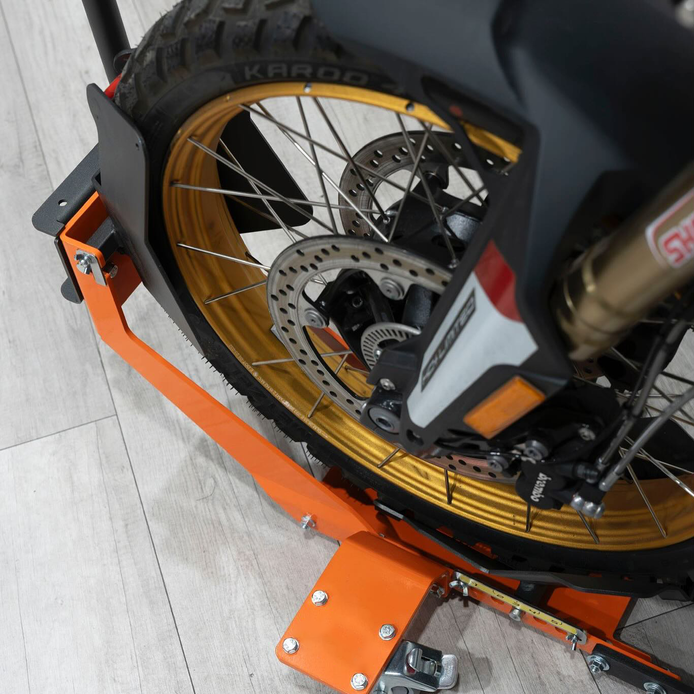 🔧 Heavy-Duty Movable Motorcycle Stand: 360° Maneuverable Wheel Chock for Secure Parking, Transport & Storage – Universal Fit ✨